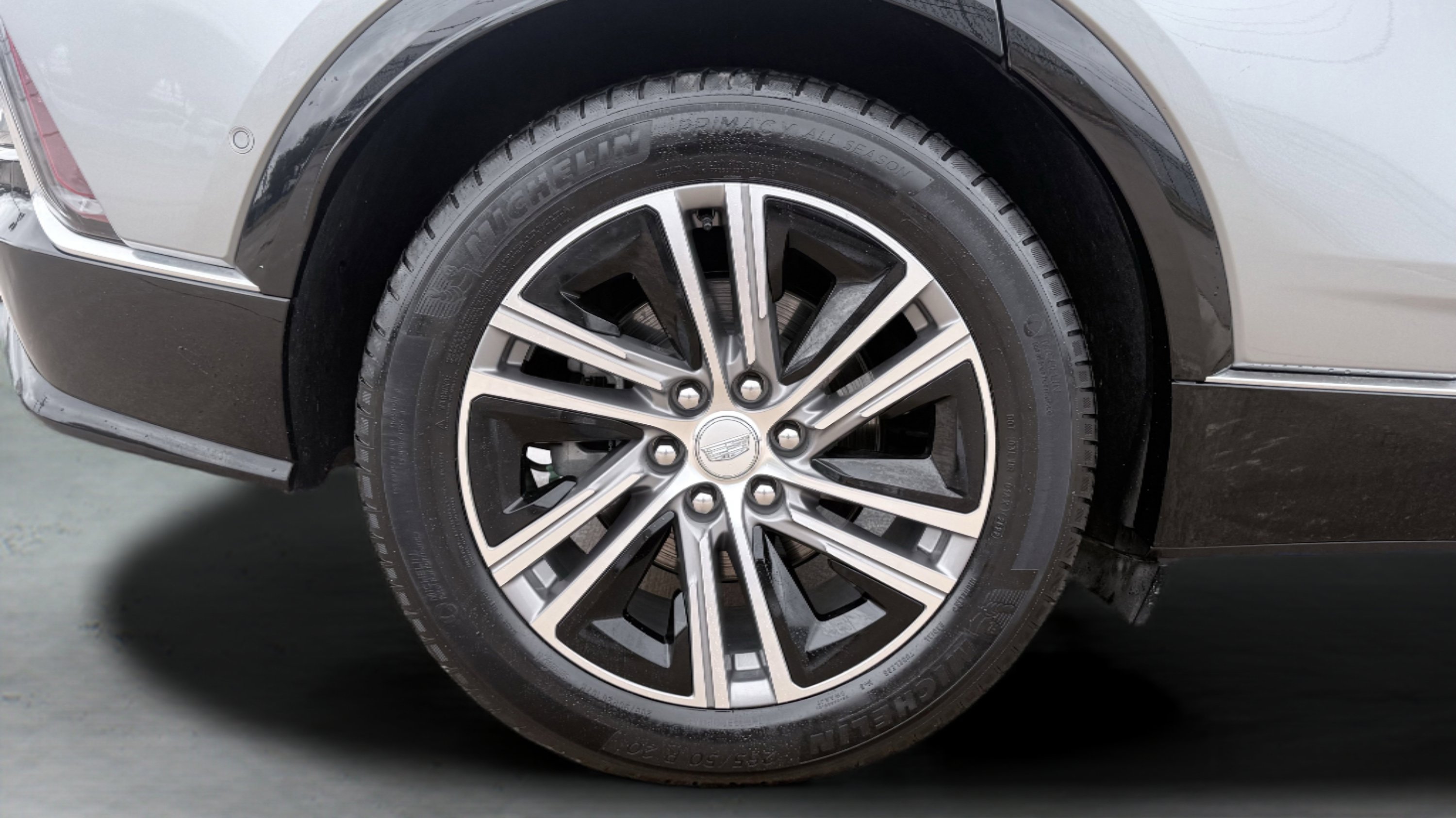 Used 2024 Cadillac Lyriq Luxury image 12