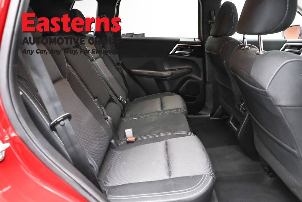 Used 2024 Mitsubishi Outlander ES AWD/4WD image 22