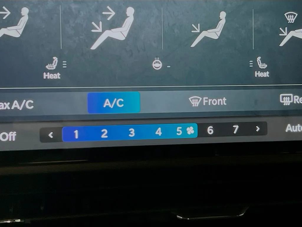 Used 2024 Jeep Gladiator Sport image 21