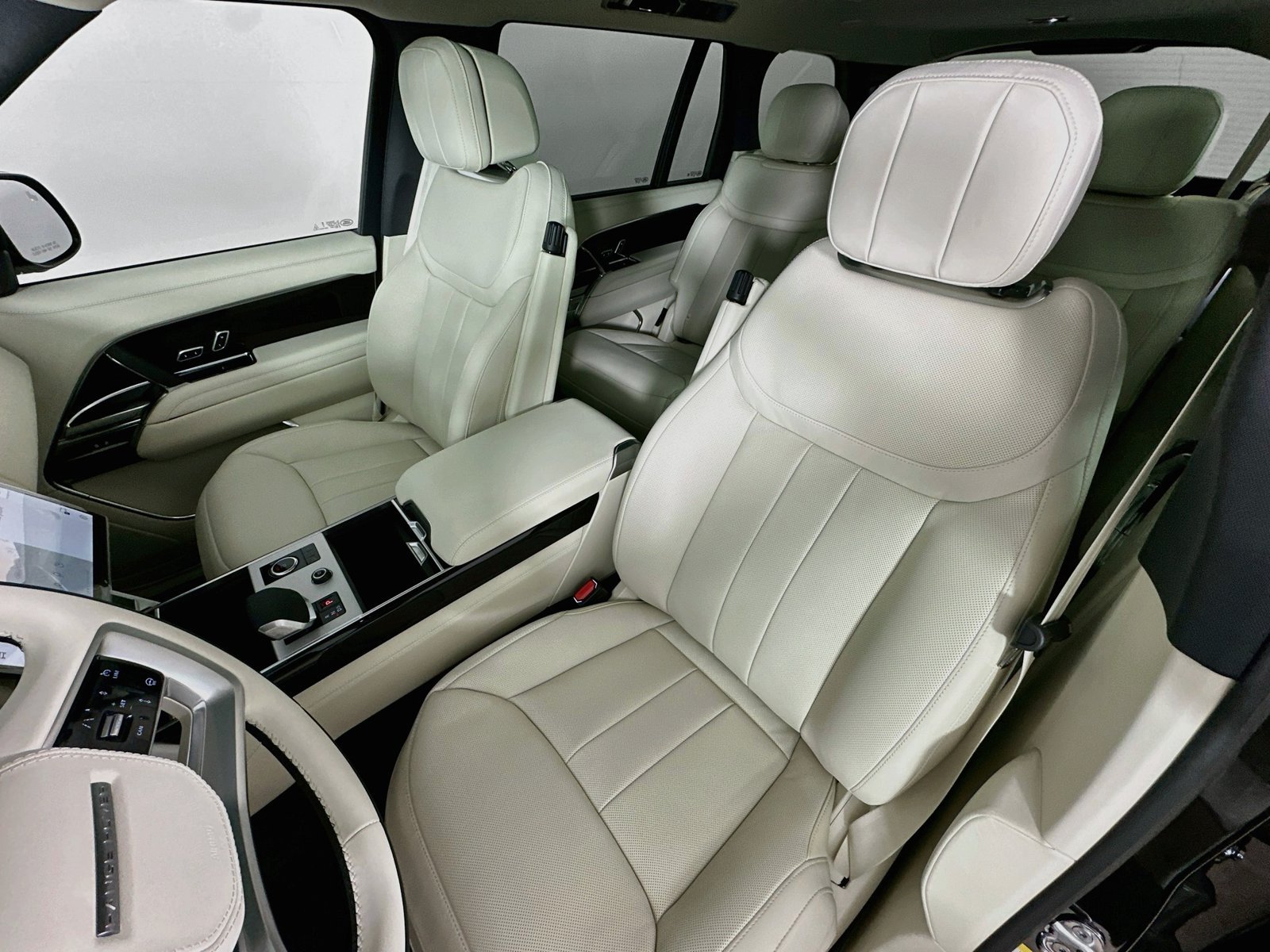 New 2027 Land Rover Range Rover Long Wheelbase SE AWD/4WD image 35