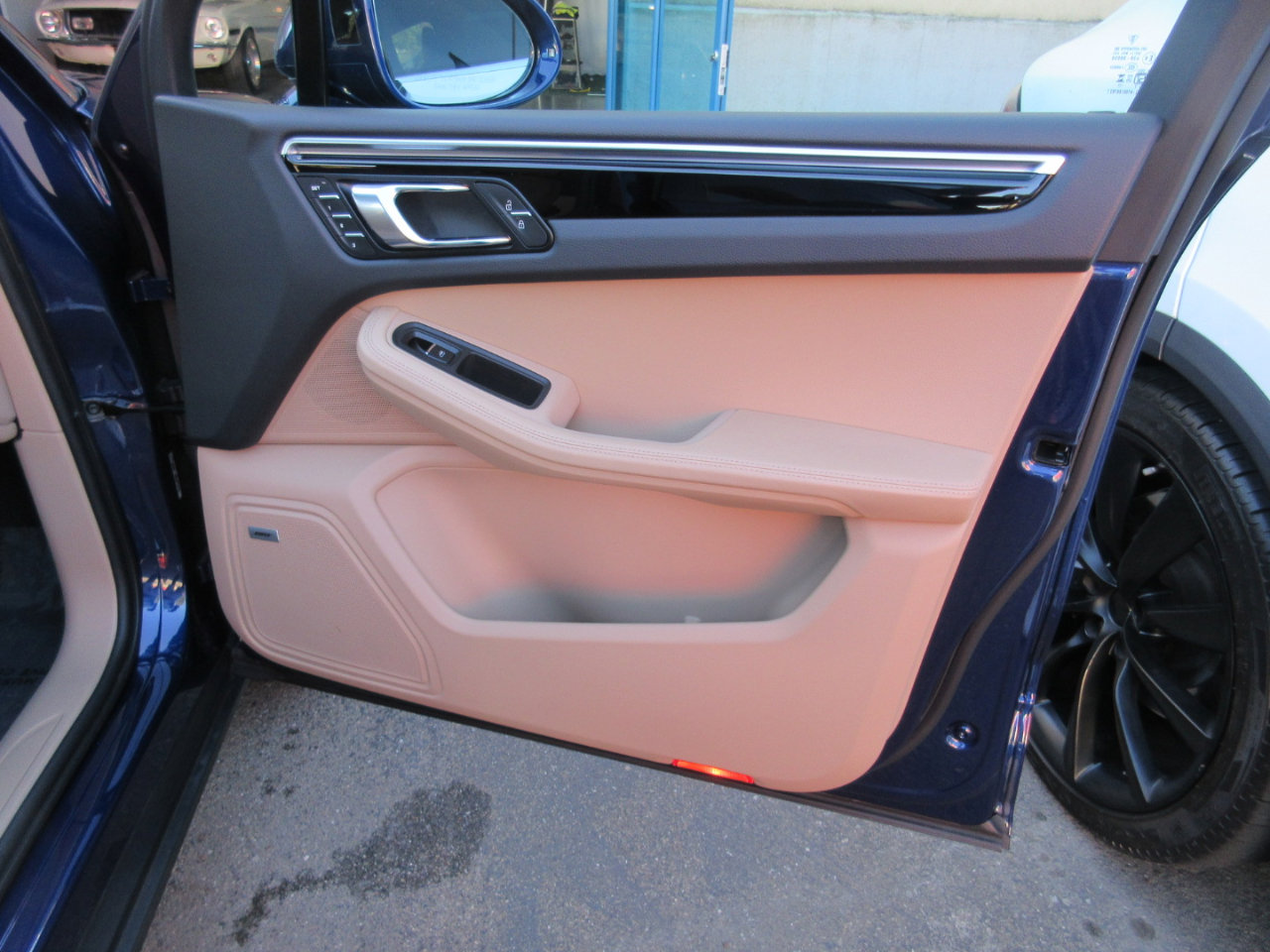 Used 2024 Porsche Macan image 20