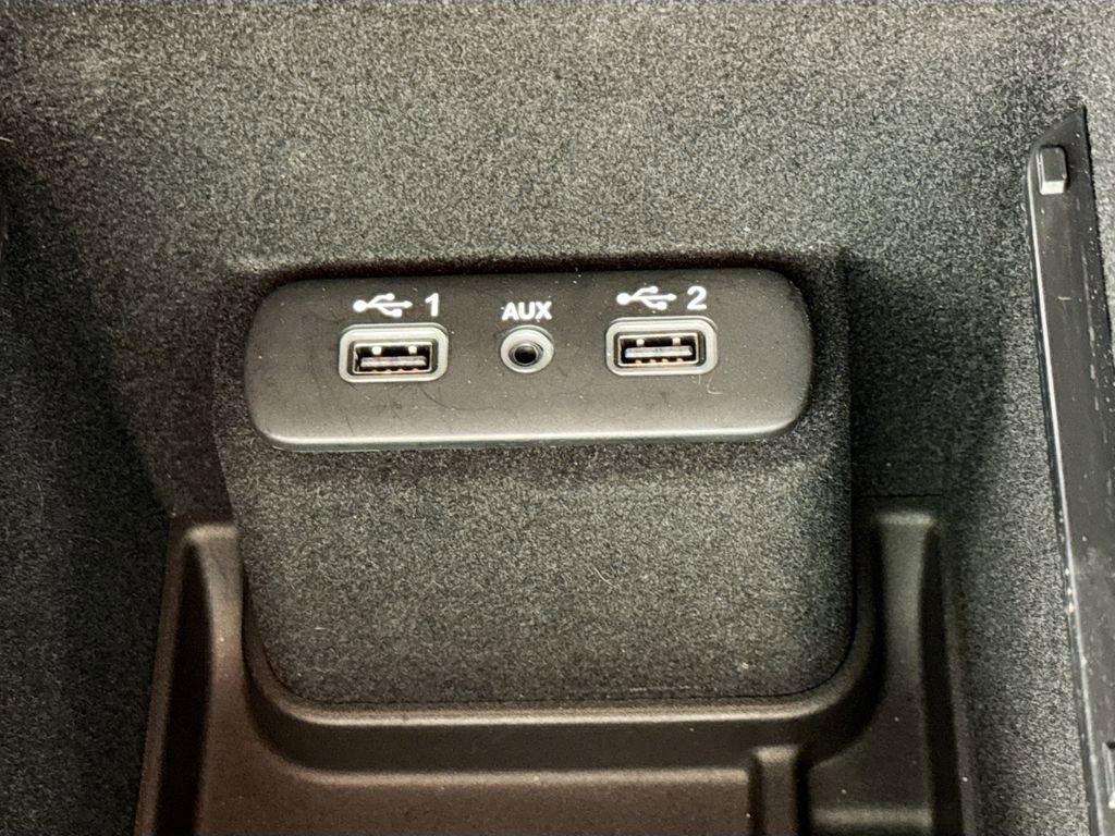 Used 2022 Chrysler 300 Touring w/ Sport Appearance Package image 17