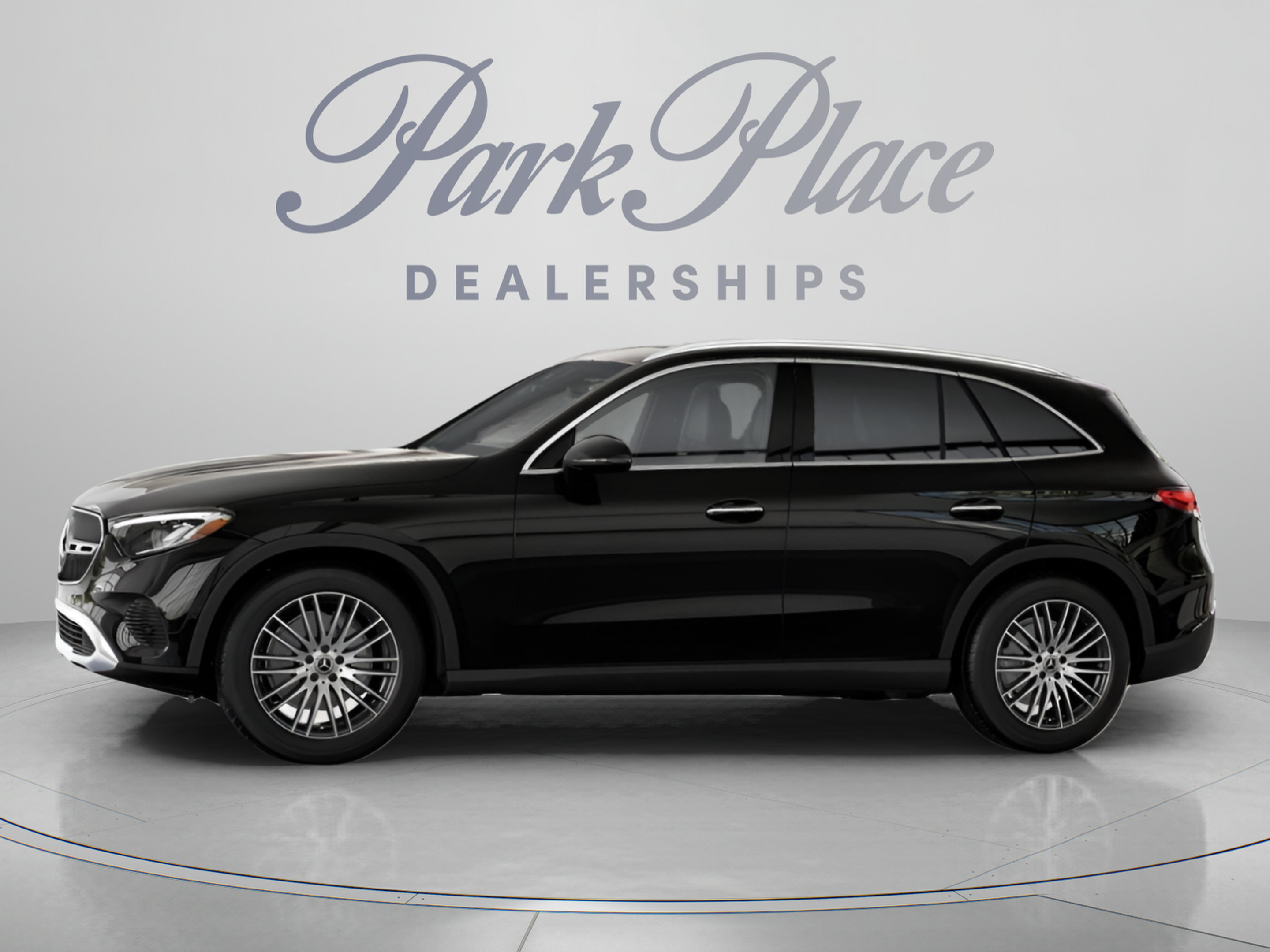 Used 2026 Mercedes-Benz GLC 300 image 4