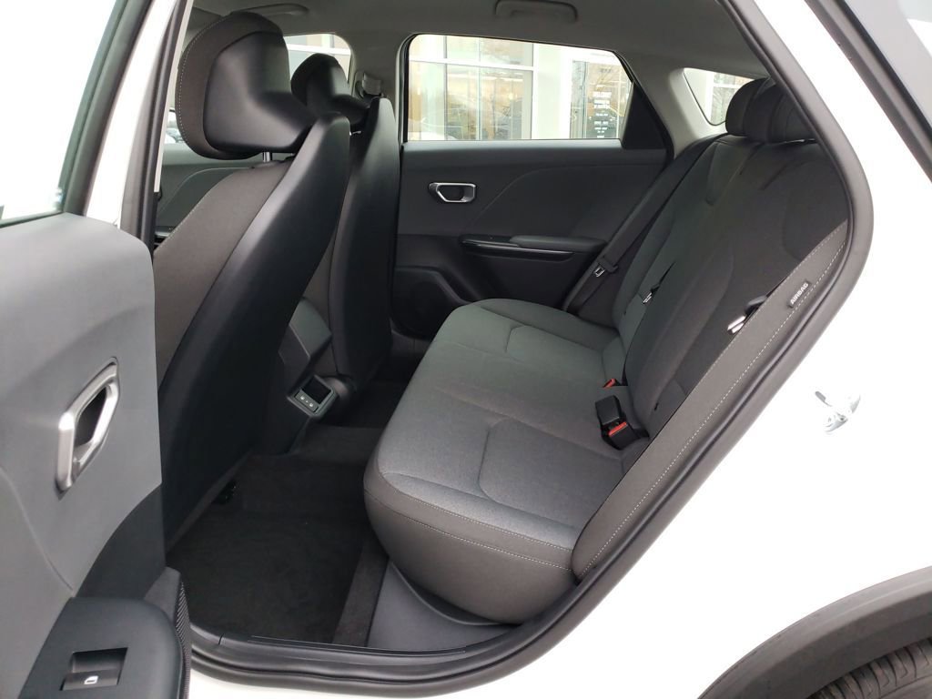 New 2025 Kia K4 LXS image 23