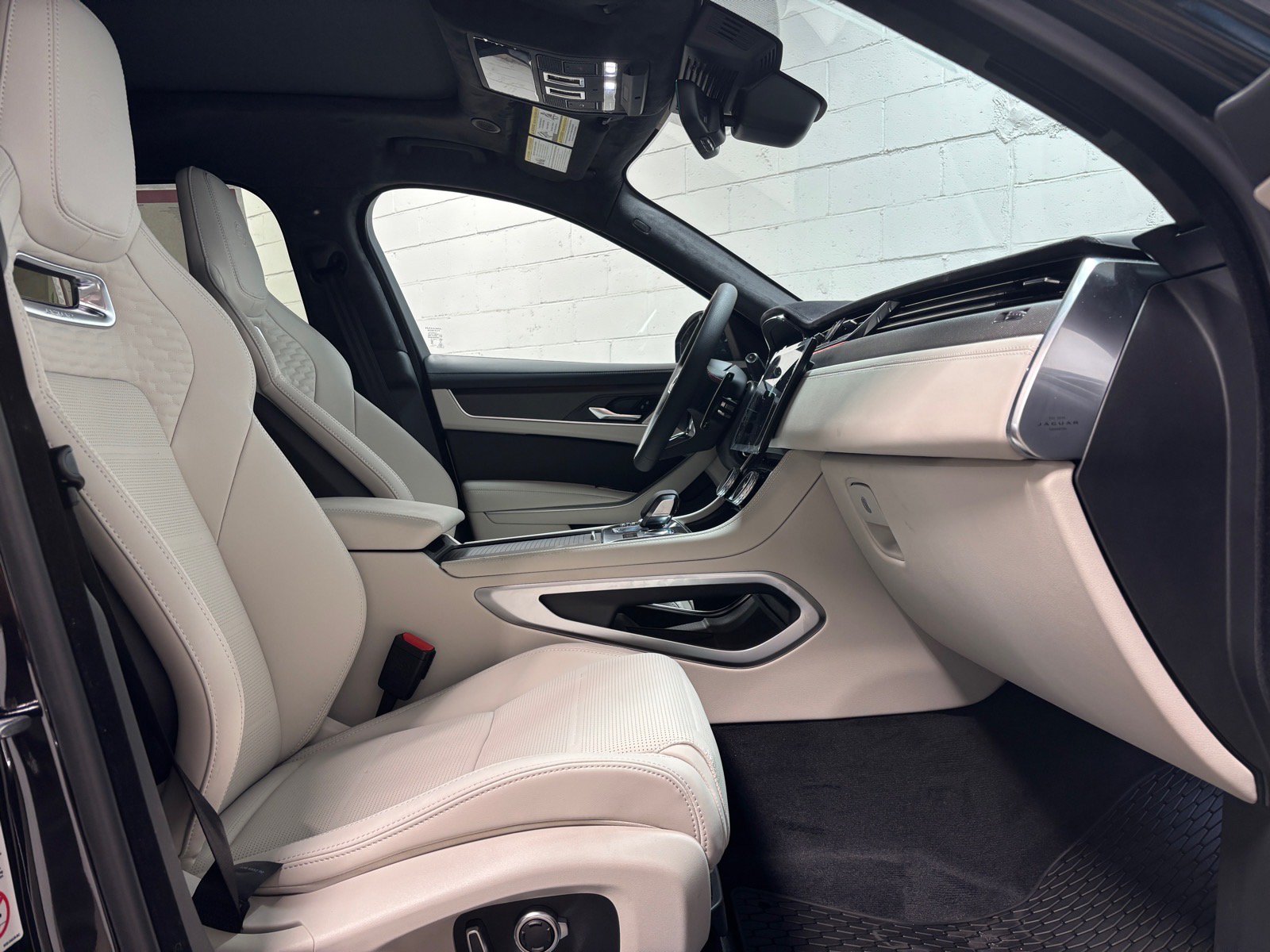 New 2026 Jaguar F-PACE SVR 575 Edition AWD/4WD image 32