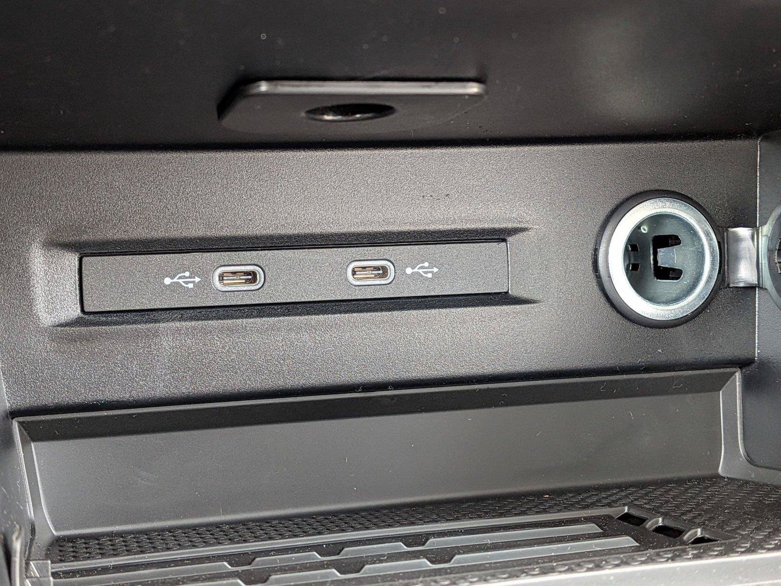 New 2026 Volkswagen Taos SE AWD/4WD image 32