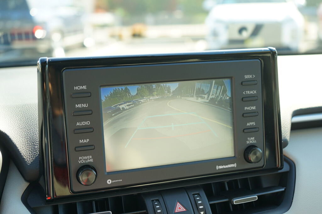 Used 2022 Toyota RAV4 XLE Premium image 21