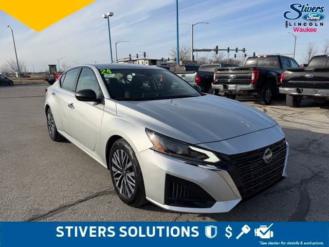 Used 2024 Nissan Altima 2.5 SV image 3