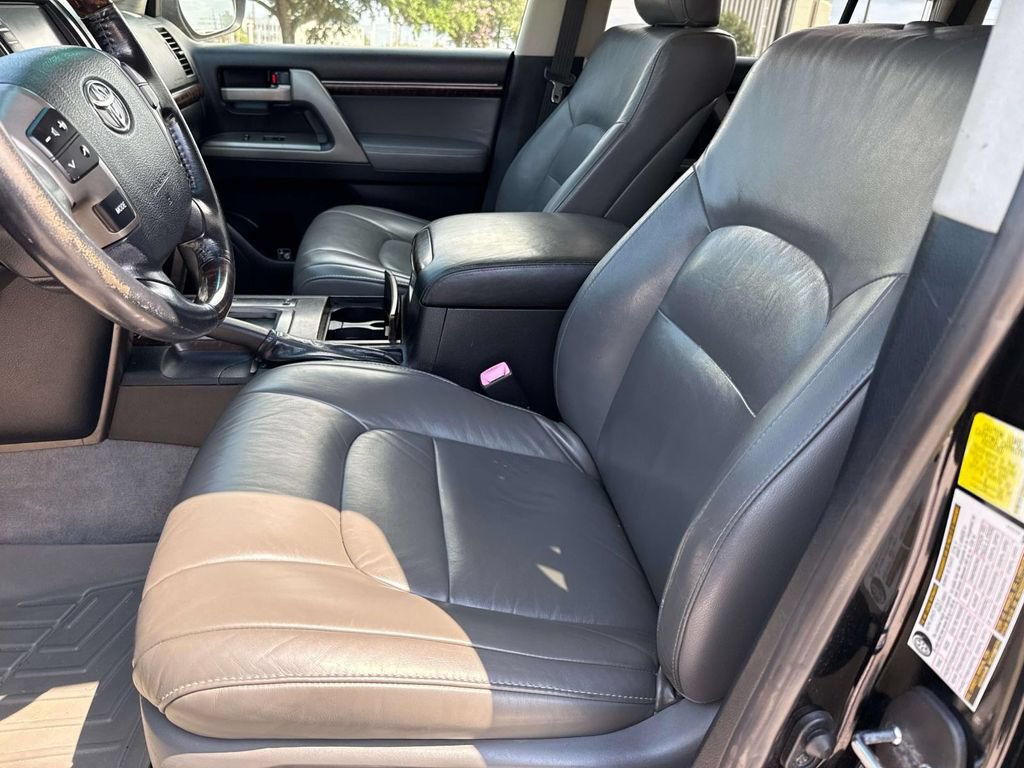 Used 2011 Toyota Land Cruiser w/ Upgrade Pkg AWD/4WD image 16