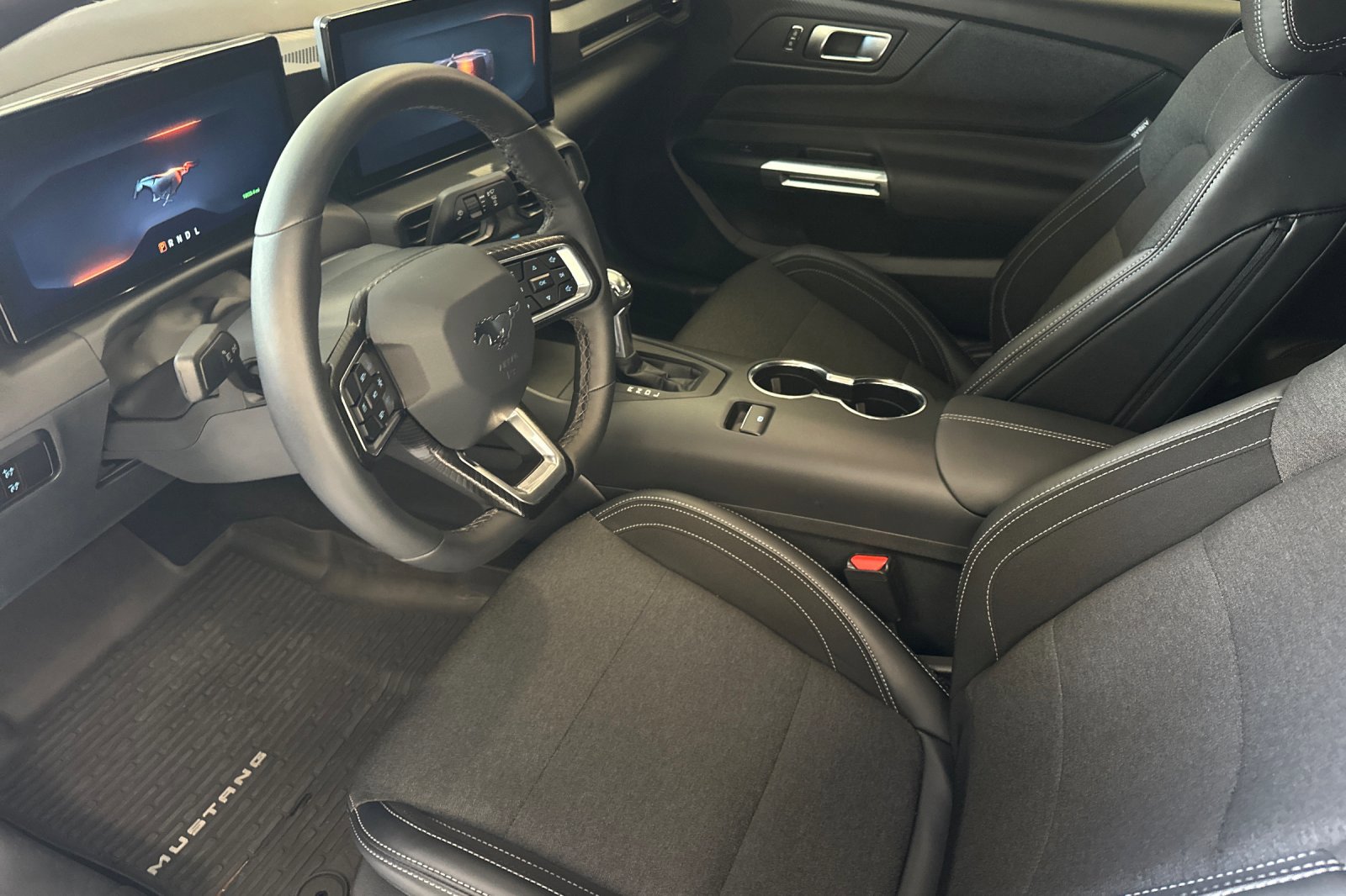 Used 2024 Ford Mustang Coupe image 10