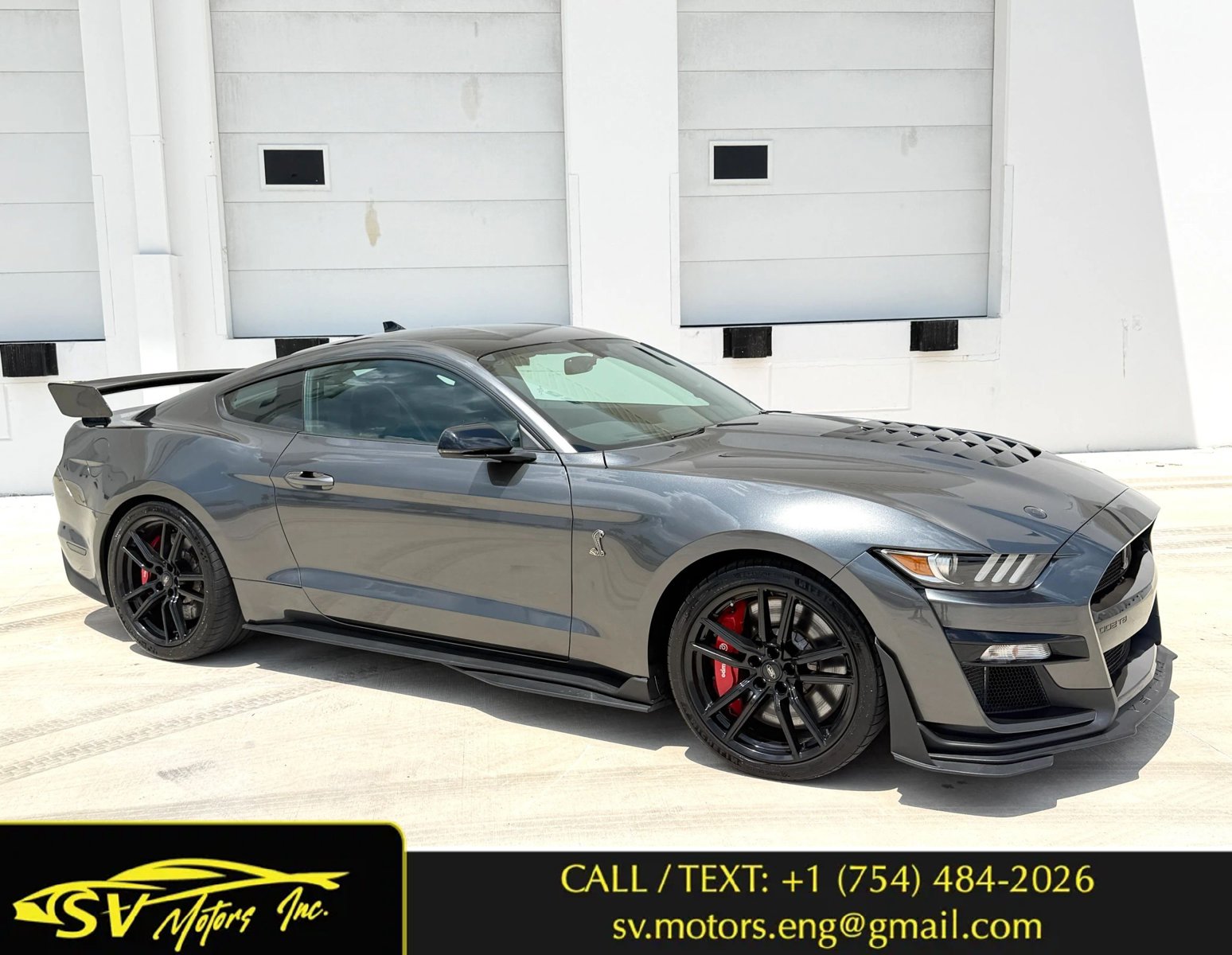 Used 2021 Ford Mustang Shelby GT500 w/ Carbon Fiber Track Pack RWD image 1