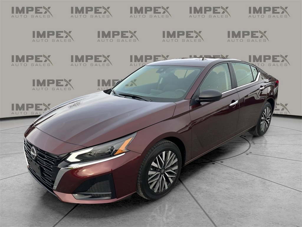 Used 2024 Nissan Altima 2.5 SV