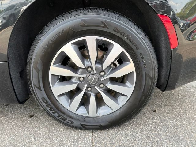 Used 2023 Chrysler Pacifica Limited FWD image 11