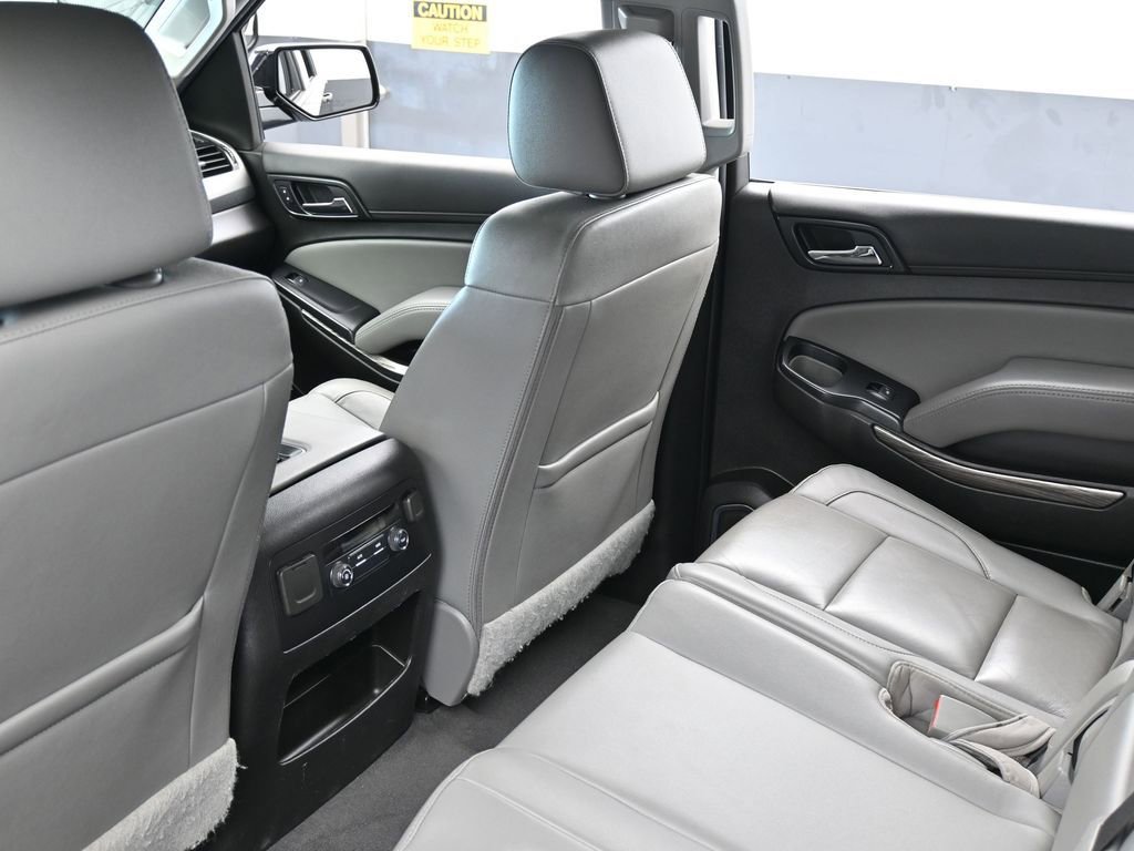 Used 2020 Chevrolet Suburban LT image 36