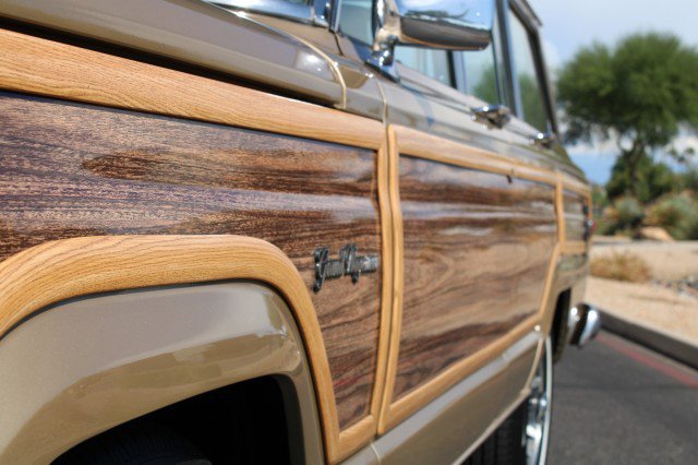 Used 1990 Jeep Grand Wagoneer image 41