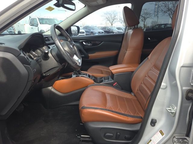 Used 2018 Nissan Rogue SL w/ Premium Package image 2