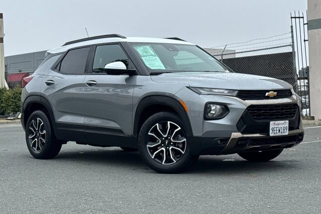 Used 2023 Chevrolet TrailBlazer ACTIV image 2