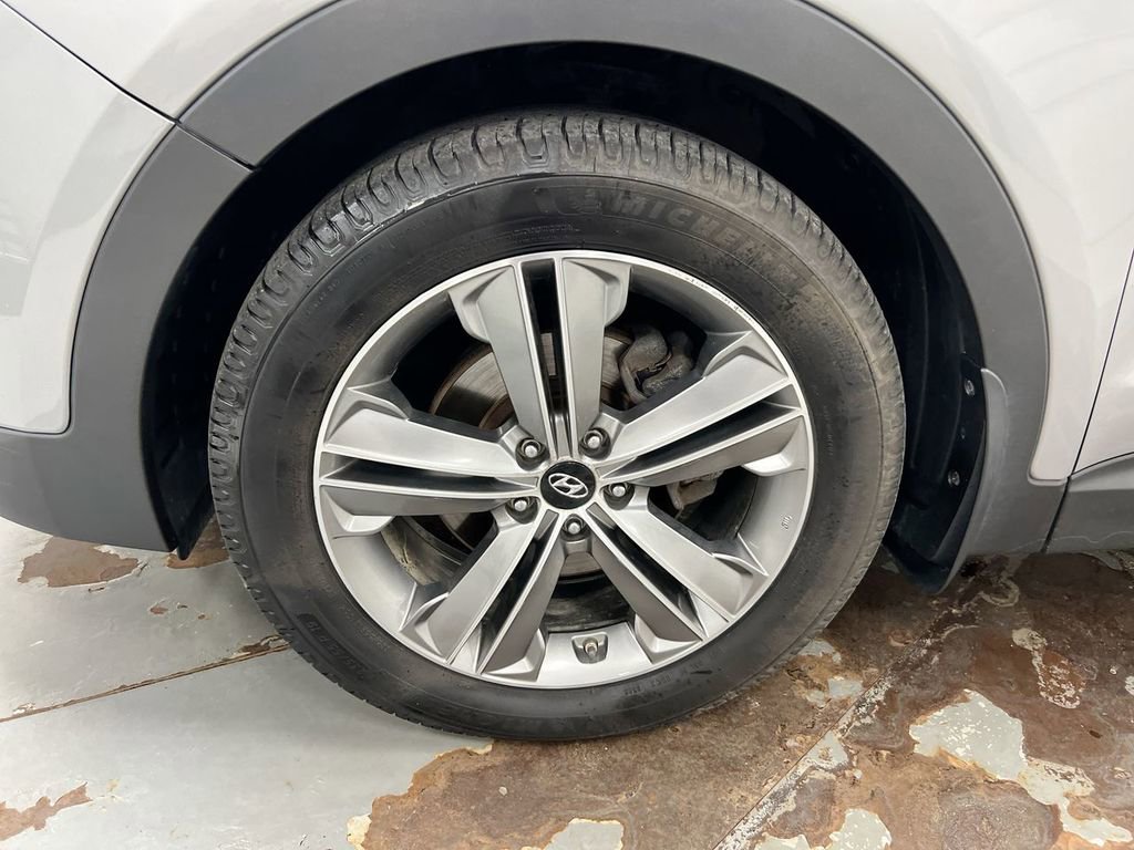 Used 2015 Hyundai Santa Fe Limited w/ Option Group 04 AWD/4WD image 29