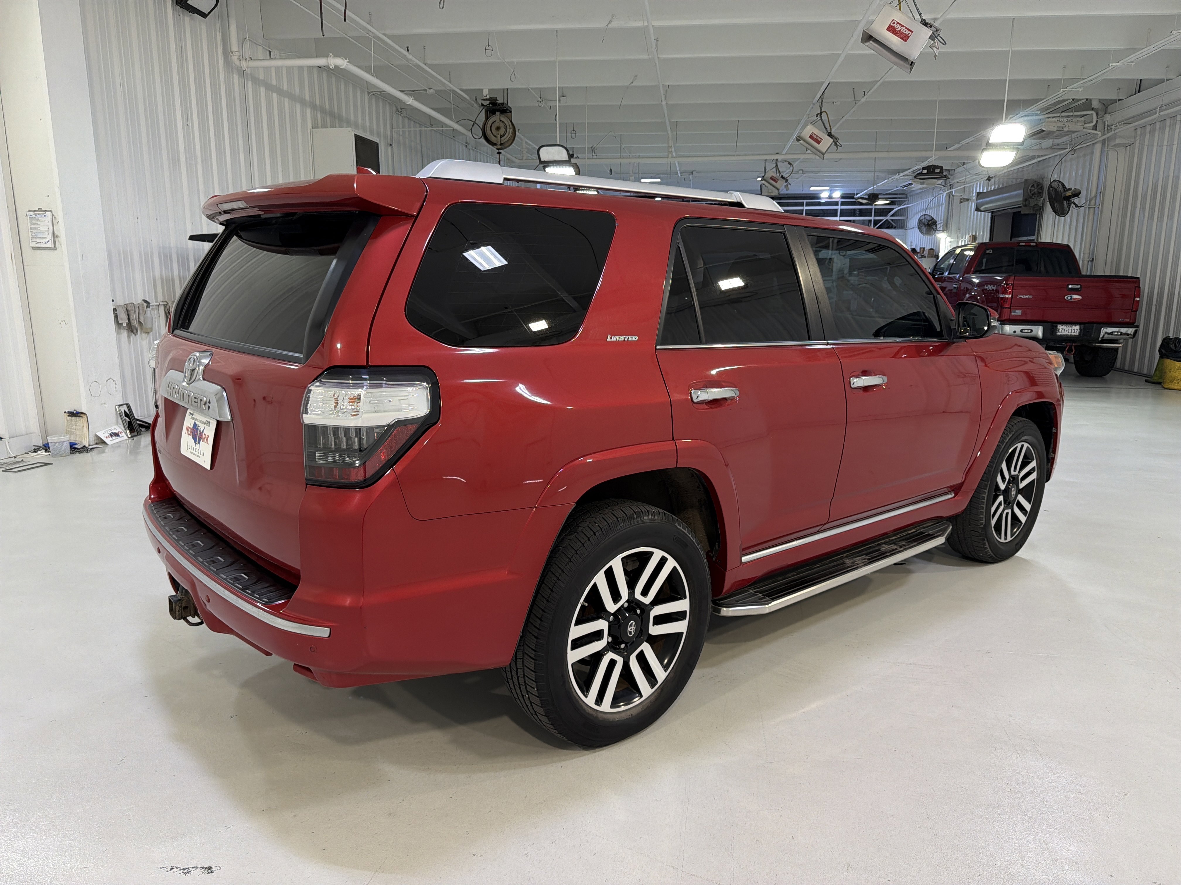 Used 2016 Toyota 4Runner Limited AWD/4WD image 5