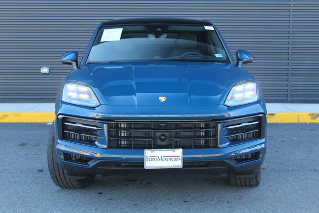 Certified 2025 Porsche Cayenne Coupe image 11