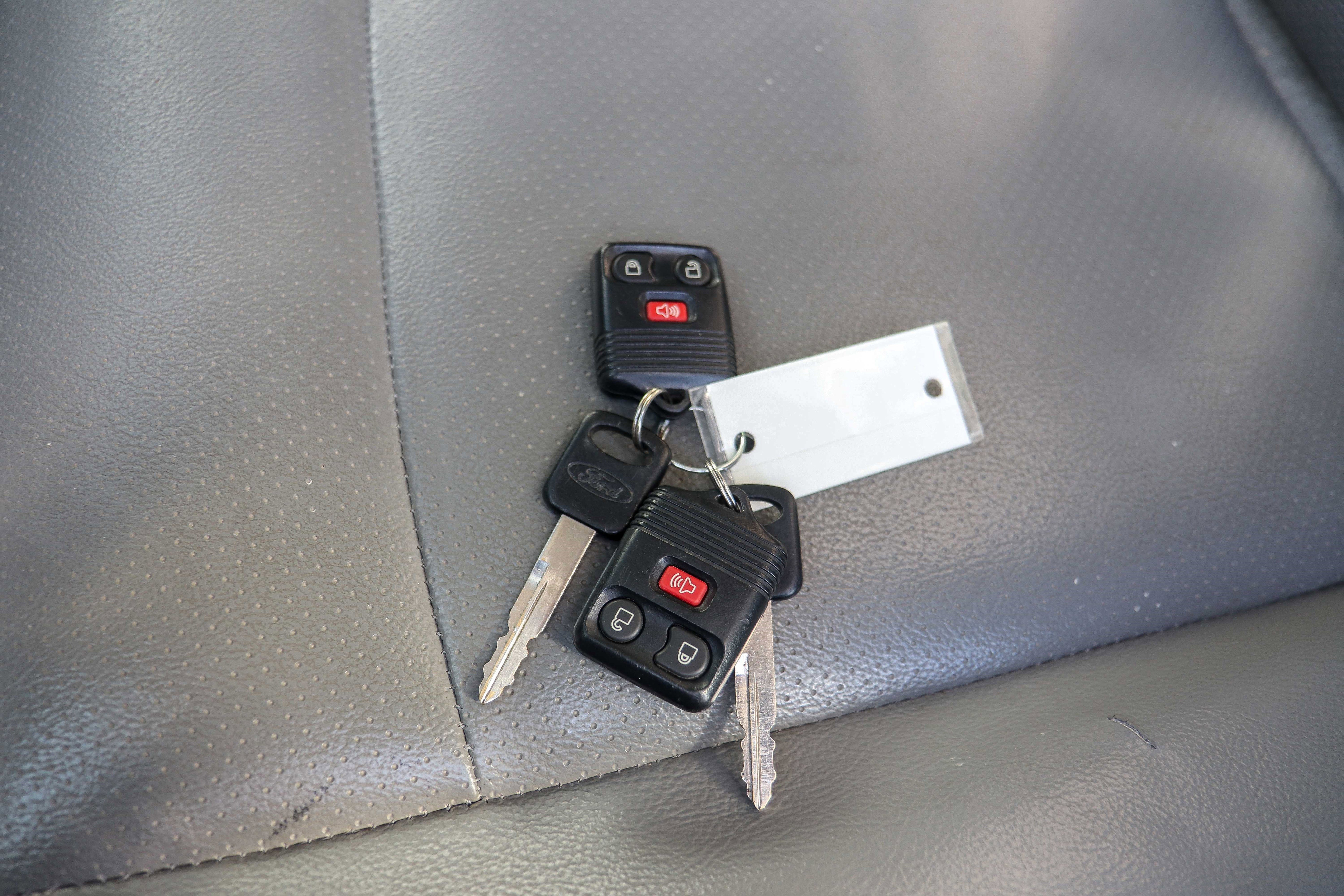 Used 2019 Ford E-350 and Econoline 350 Super Duty w/ Power Windows & Locks Group RWD image 19