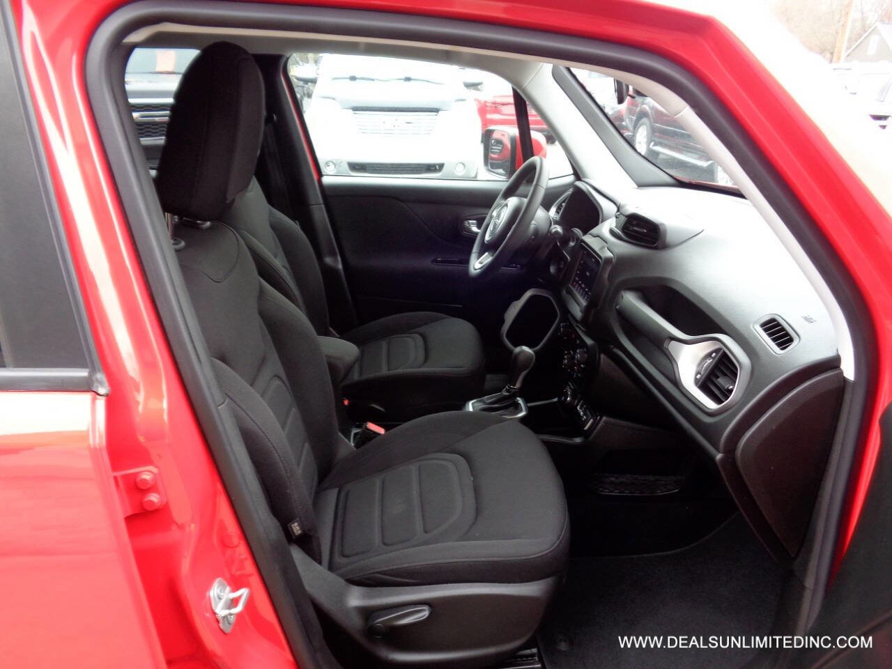 Used 2018 Jeep Renegade Latitude image 22