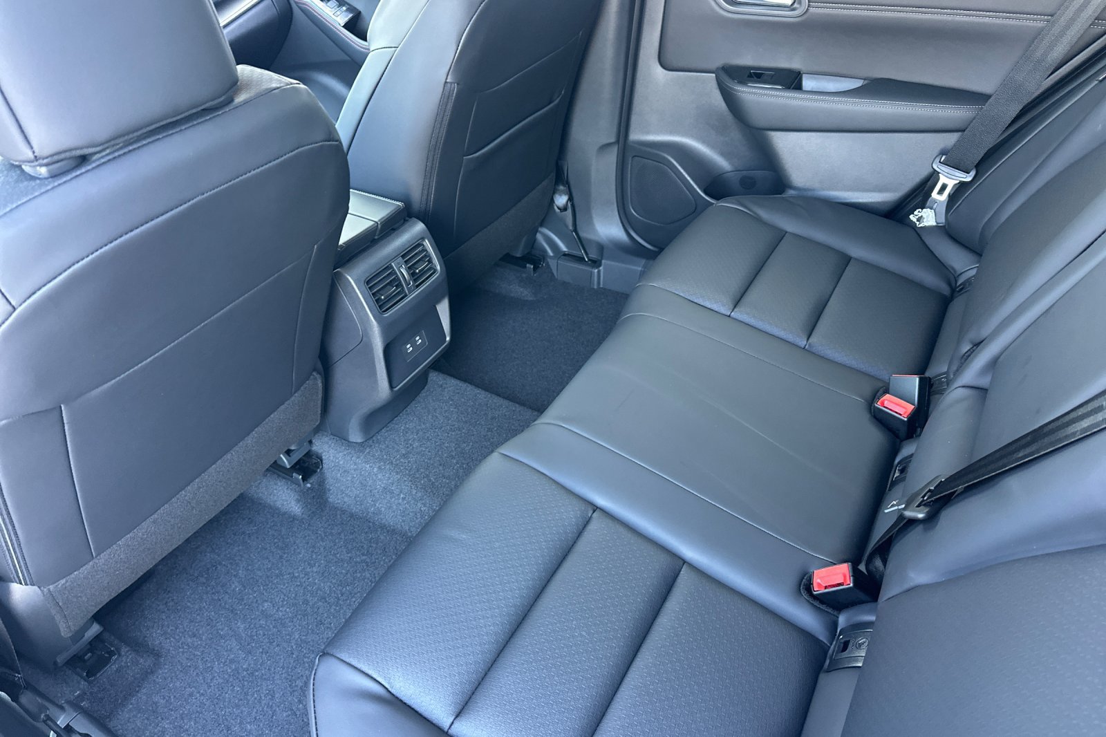 New 2026 Nissan Rogue Dark Armor FWD image 9
