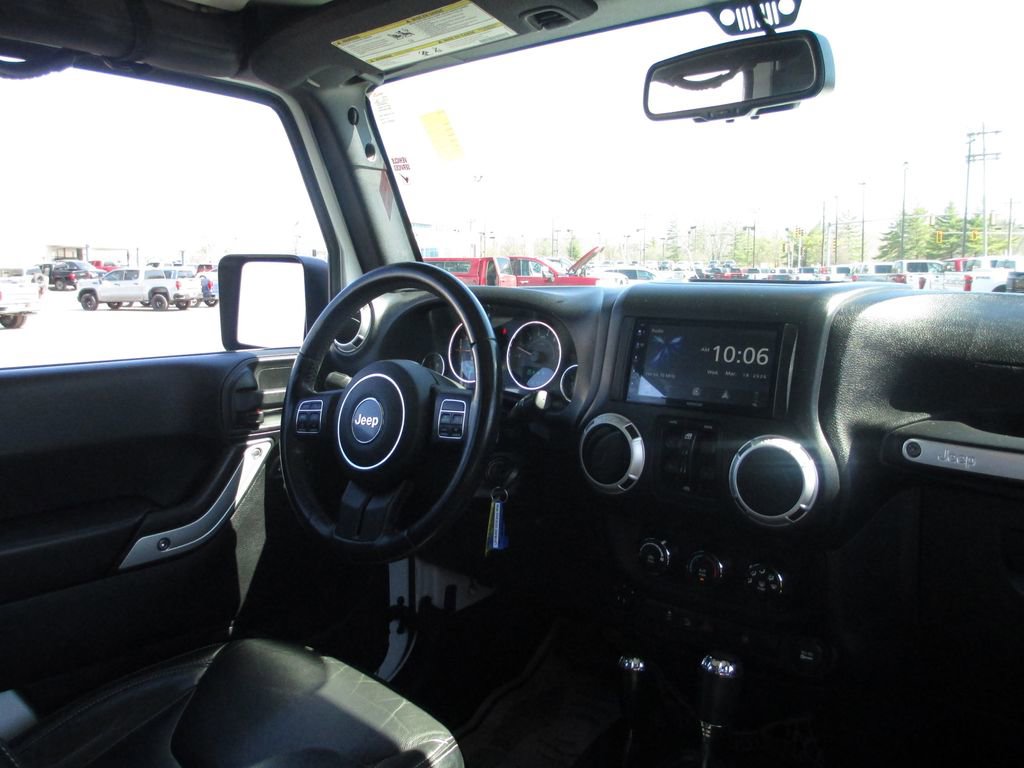 Used 2016 Jeep Wrangler Unlimited Sahara w/ Connectivity Group image 20