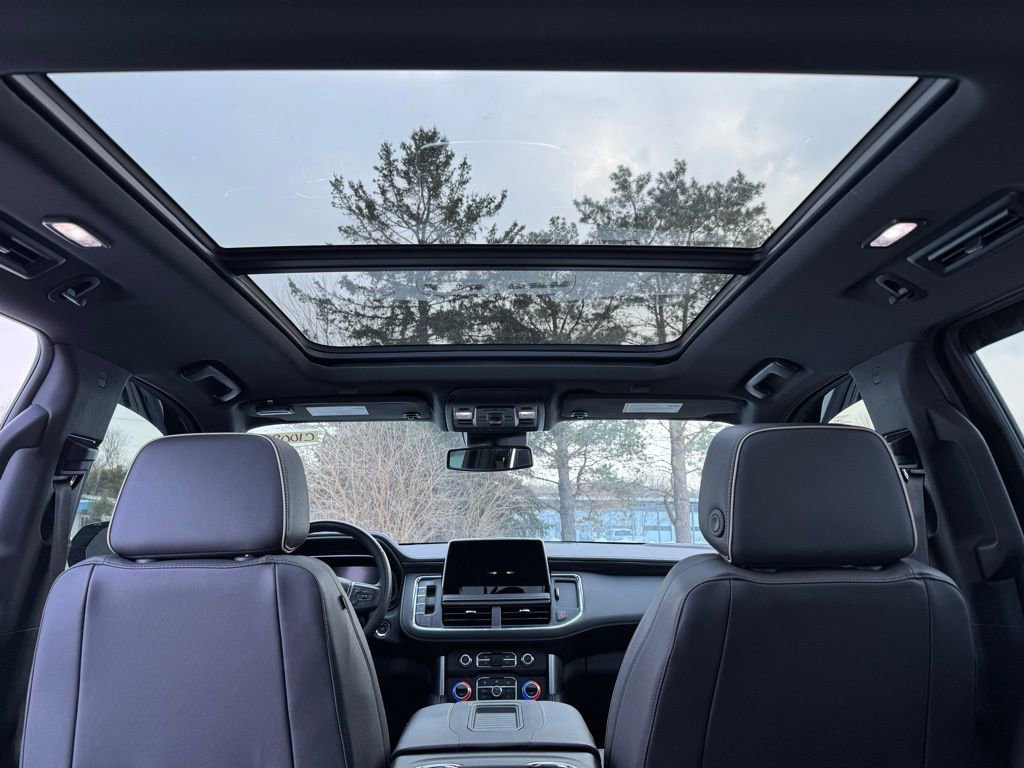 Used 2023 GMC Yukon SLT image 29