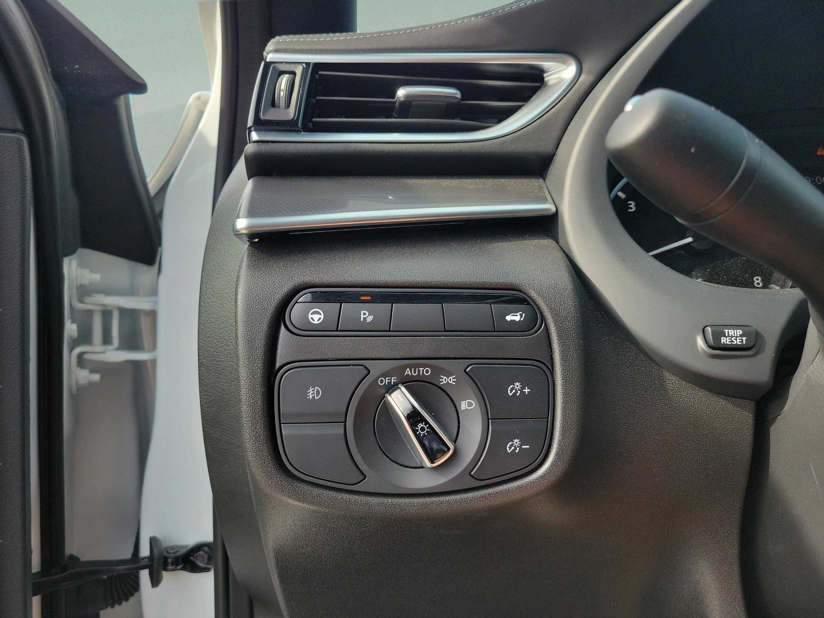 Certified 2025 INFINITI QX55 Luxe w/ Cargo Package image 15