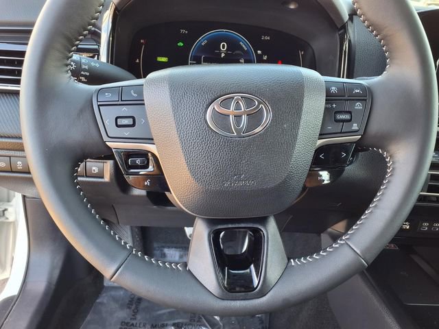 Used 2025 Toyota Camry SE FWD image 15