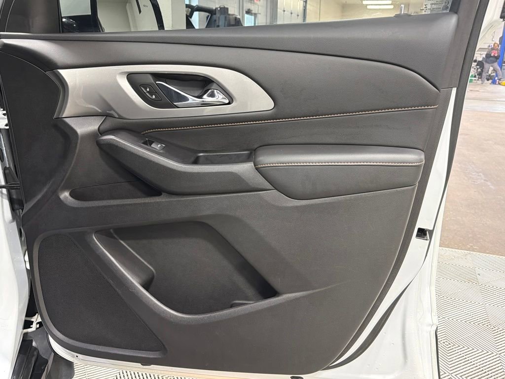 Used 2018 Chevrolet Traverse LT image 27