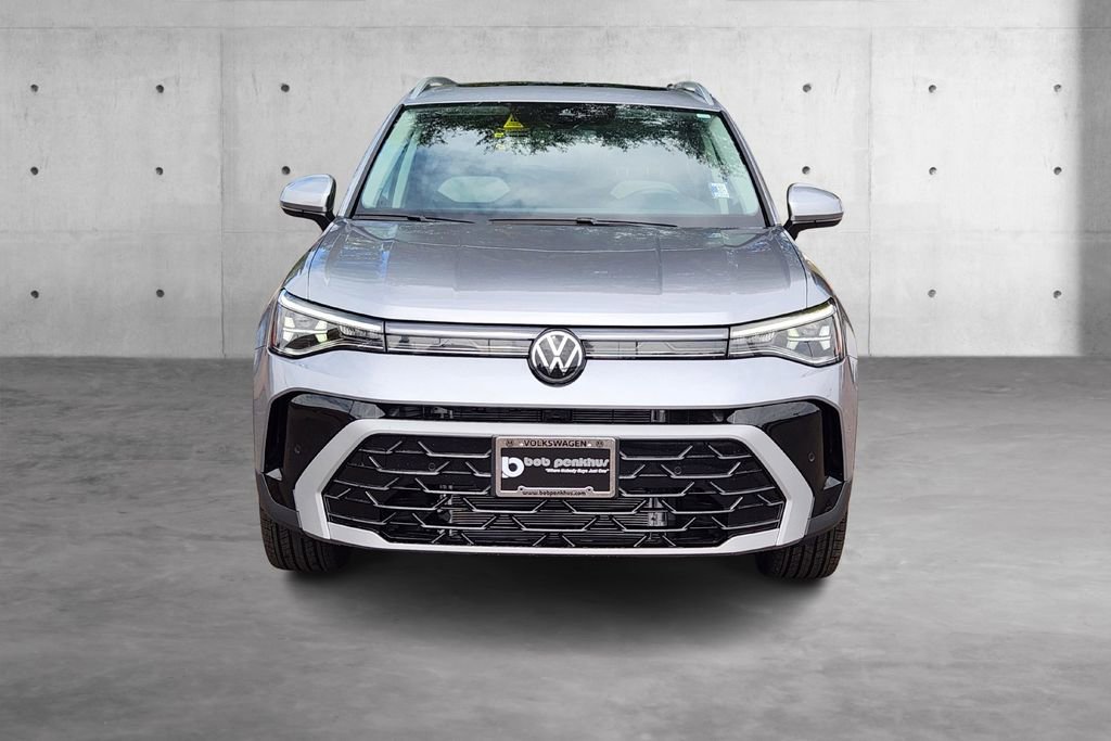 New 2025 Volkswagen Taos SEL image 22