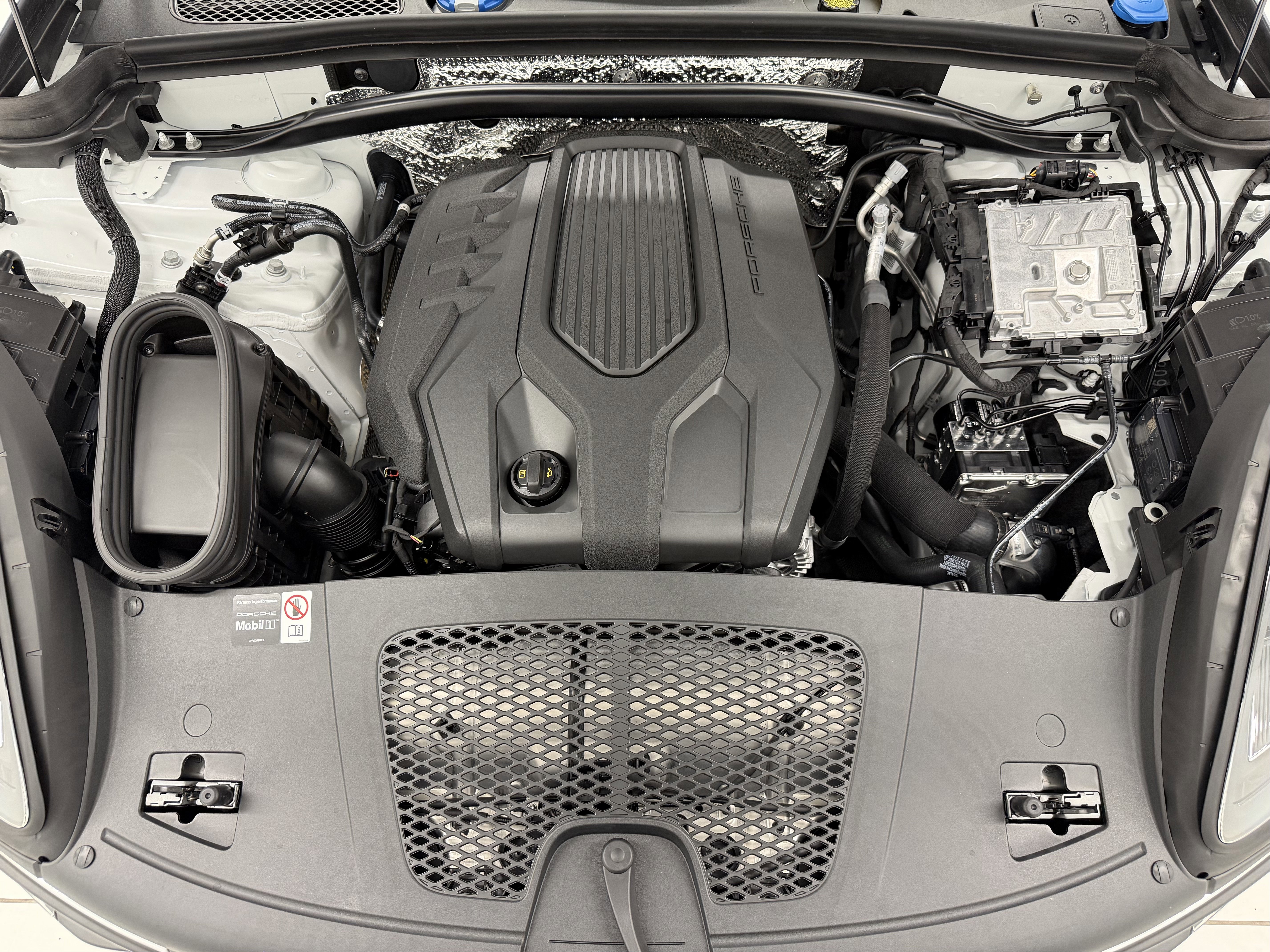 New 2026 Porsche Macan image 60