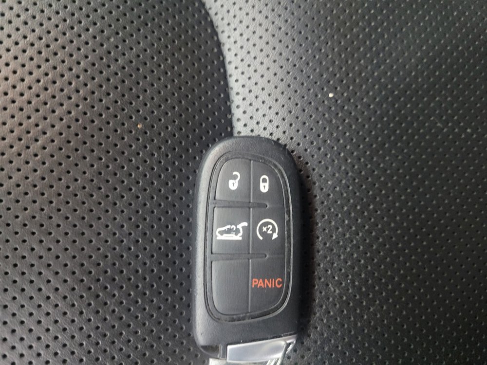 Used 2023 Jeep Cherokee Altitude Lux image 32