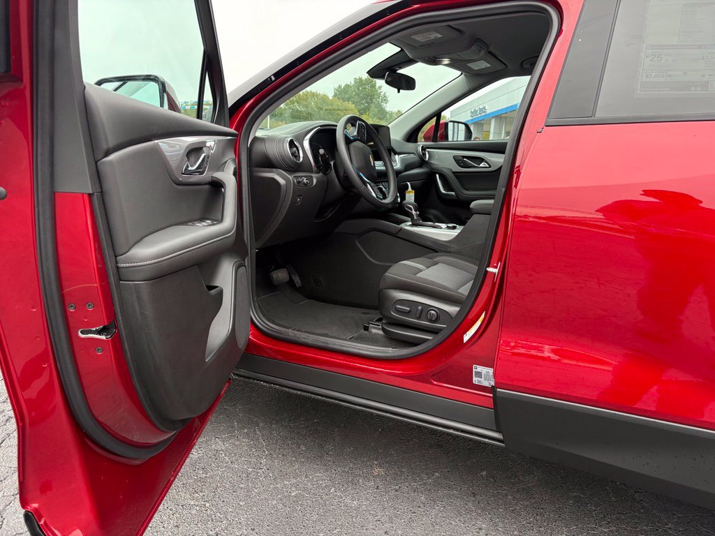 New 2026 Chevrolet Blazer LT FWD image 9