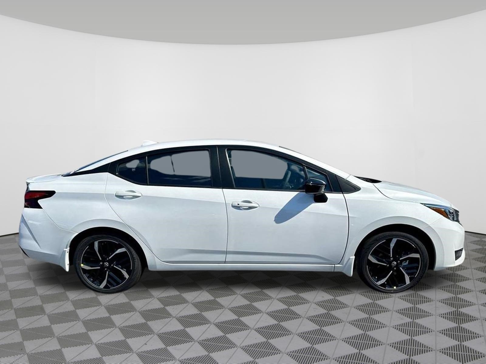 Used 2025 Nissan Versa SR w/ Trunk Package FWD image 2