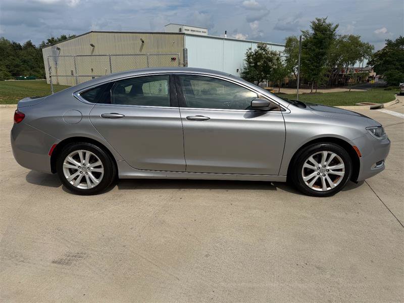 Used 2017 Chrysler 200 Limited w/ Driver Assist Package FWD image 8