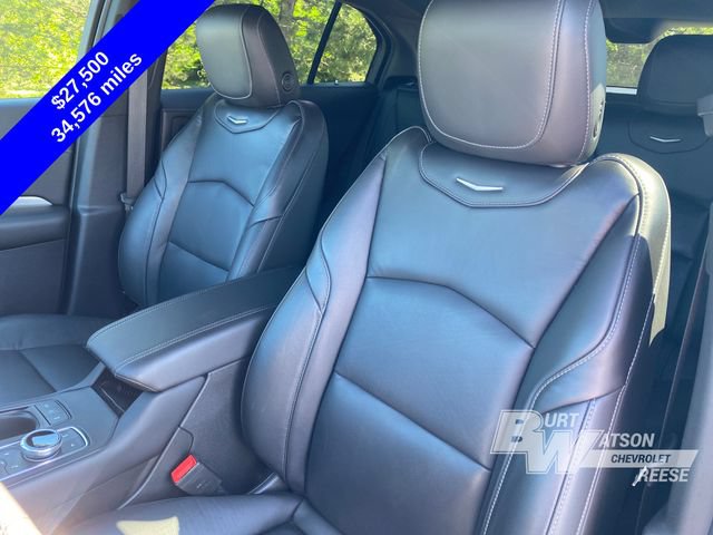 Used 2022 Cadillac XT4 Premium Luxury w/ Enhanced Visibility Package AWD/4WD image 12