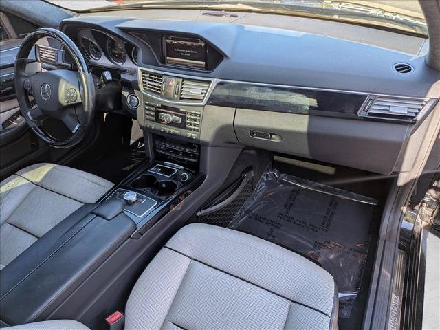 Used 2013 Mercedes-Benz E 550 4MATIC Sedan image 23