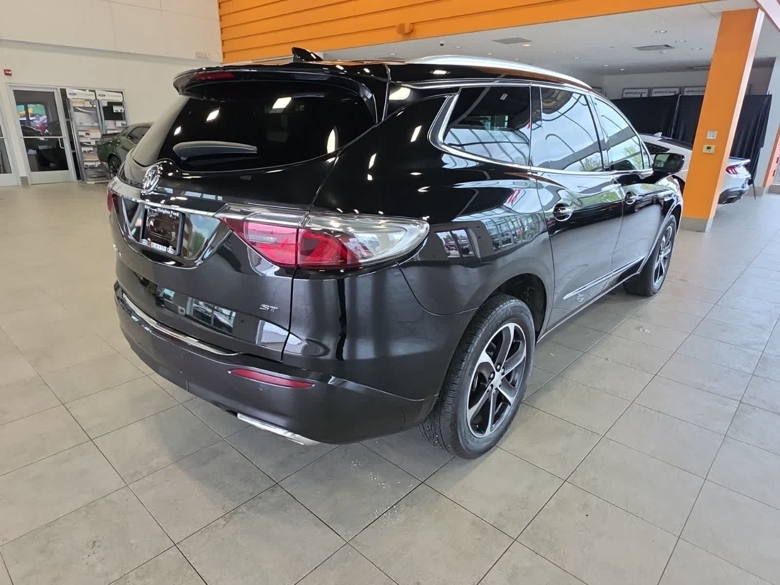 Used 2022 Buick Enclave Essence w/ Sport Touring Edition FWD image 9