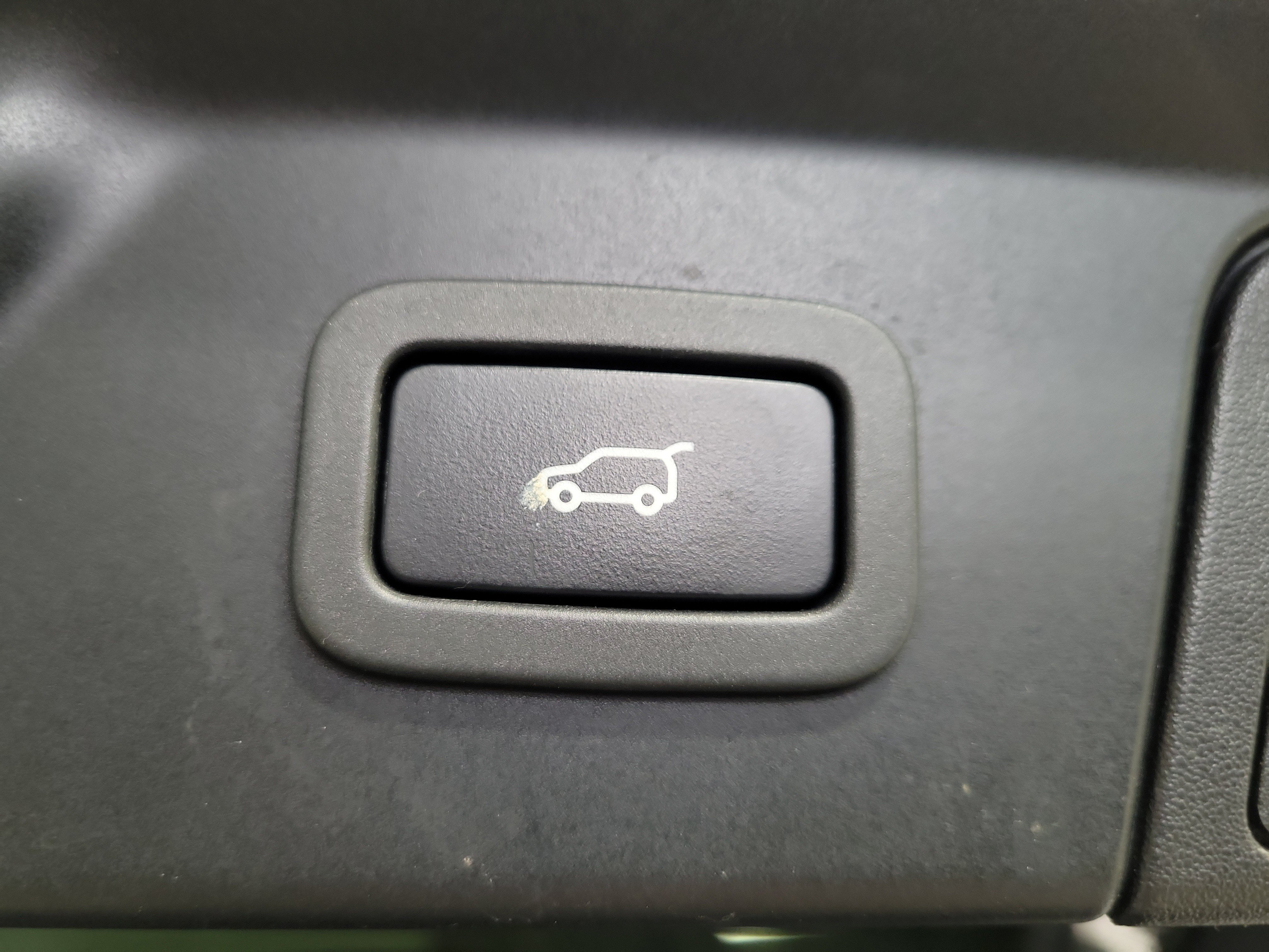 Used 2018 Land Rover Range Rover Velar S AWD/4WD image 9