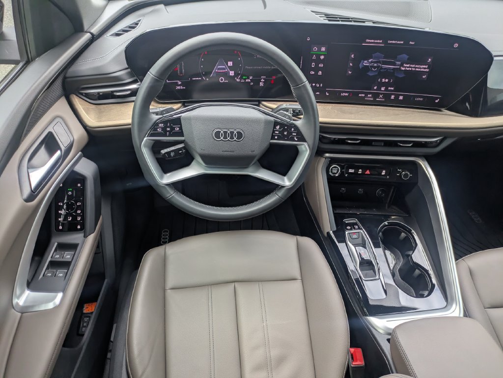 Used 2025 Audi Q5 Premium w/ Convenience Package AWD/4WD image 22