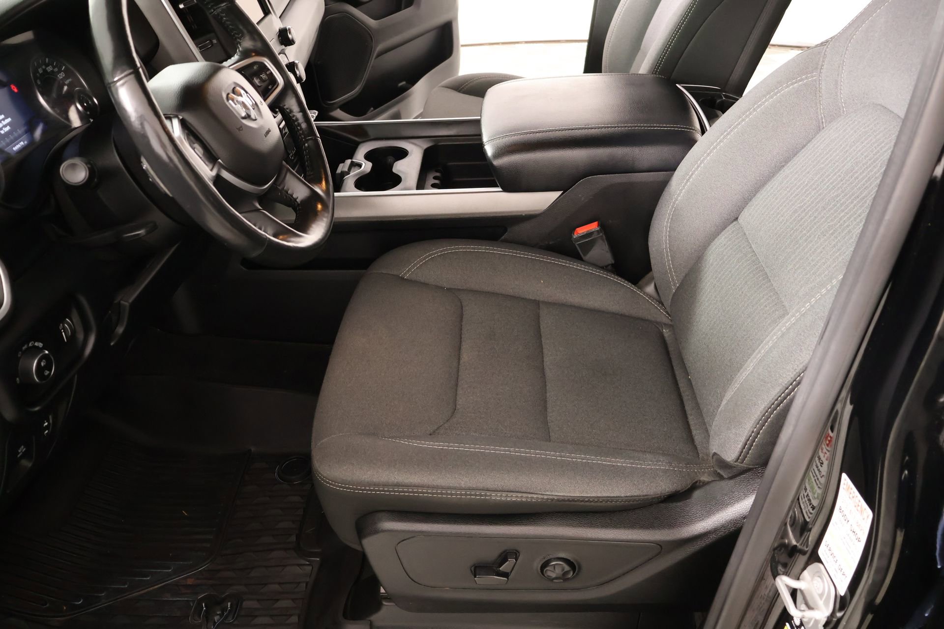 Used 2021 RAM 1500 Big Horn AWD/4WD image 10