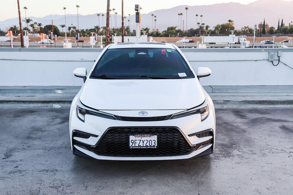 Used 2023 Toyota Corolla SE w/ SE Premium Package FWD image 3