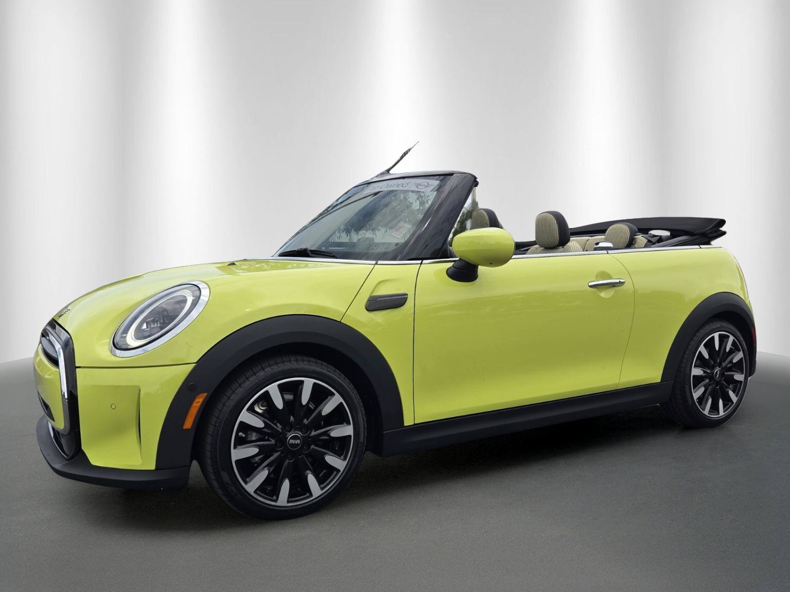 Used 2022 MINI Cooper Convertible w/ Driver Assistance Package FWD image 3