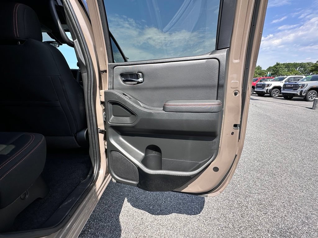 Used 2024 Nissan Frontier PRO-4X w/ Off-Road Protection Package AWD/4WD image 18