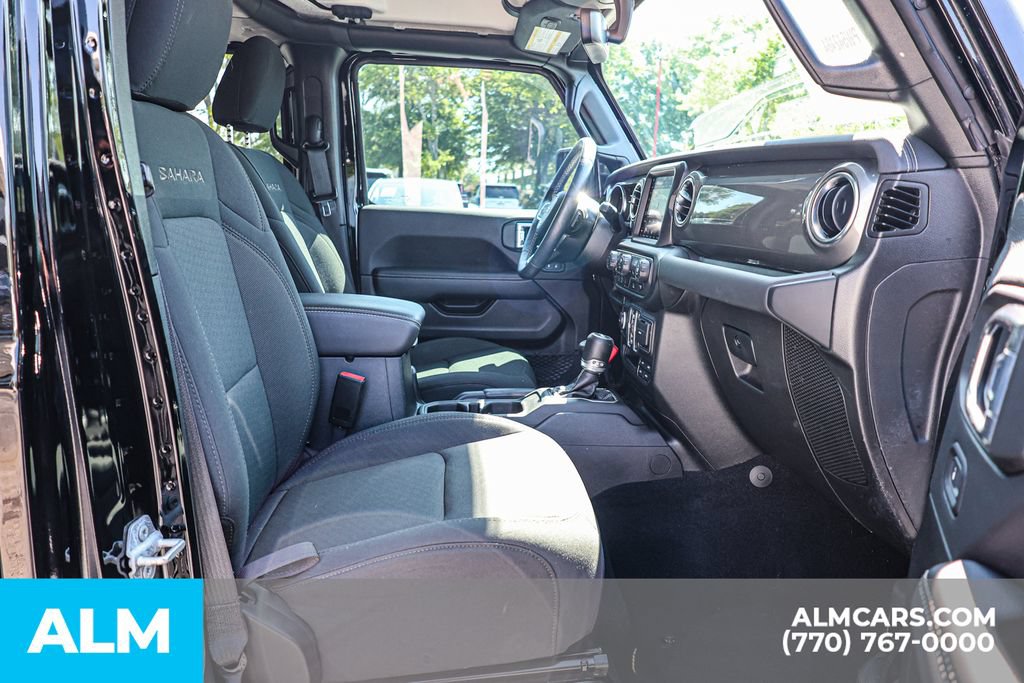 Used 2023 Jeep Wrangler Unlimited Sahara w/ Cold Weather Group AWD/4WD image 21