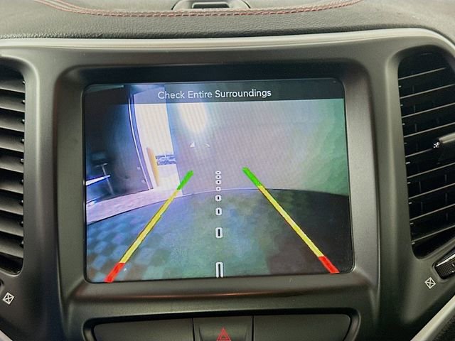 Used 2016 Jeep Cherokee Trailhawk w/ Cold Weather Group image 13