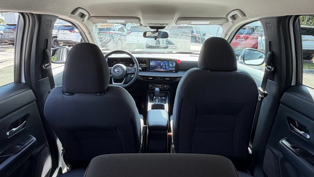 Used 2026 Nissan Kicks SV FWD image 29